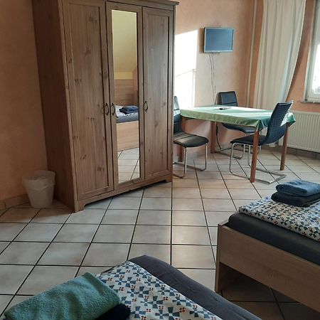 Haus Roseneck-Pension Am Stadtrand Borchen Стая снимка